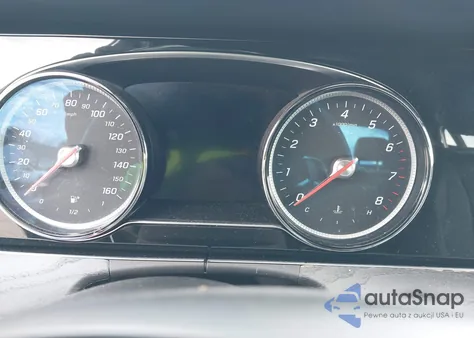 2017 Mercedes-Benz E 300 4Matic z USA, uszkodzony, nr VIN WDDZF4KB7HA206276